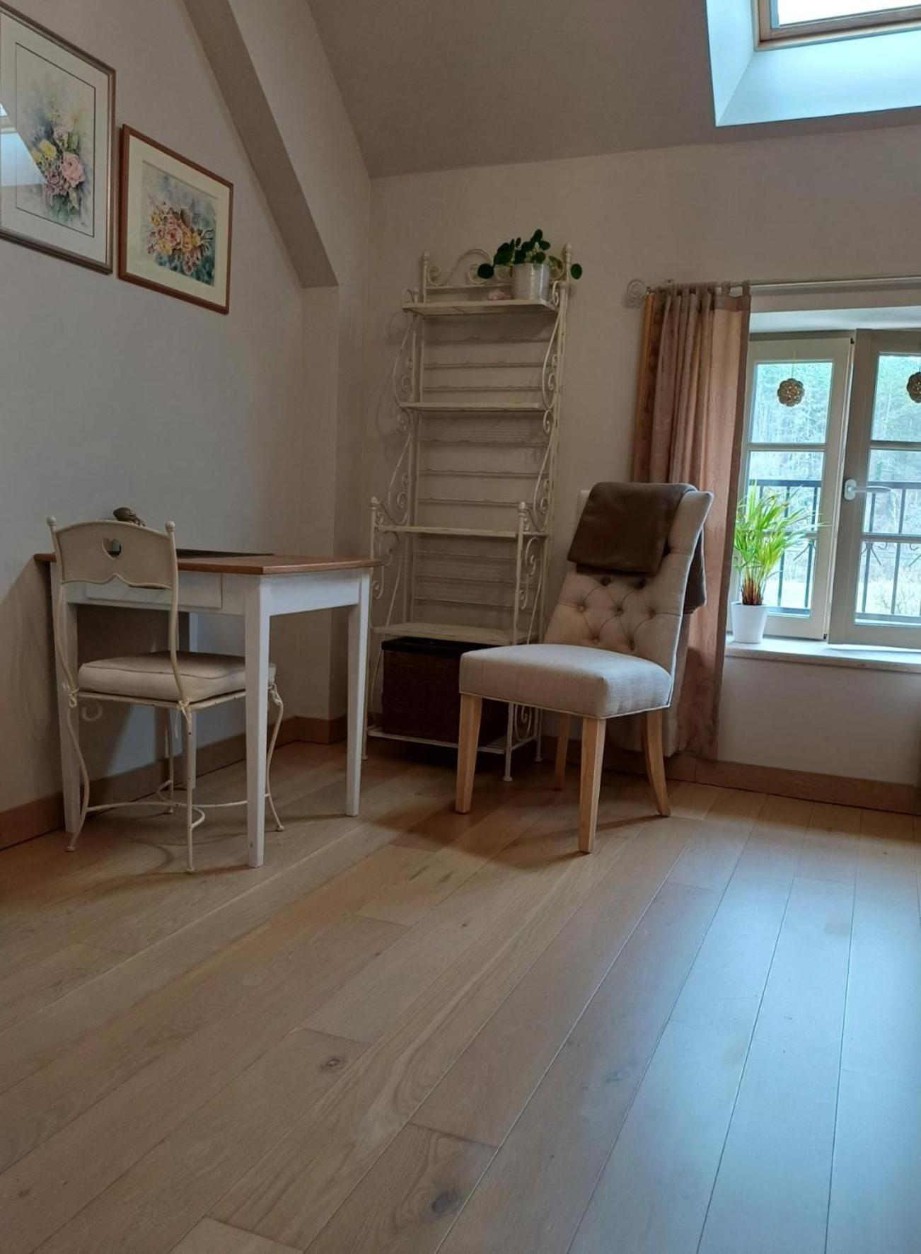 Bed and Breakfast Le Repos Coquelicot Montillot Exterior foto